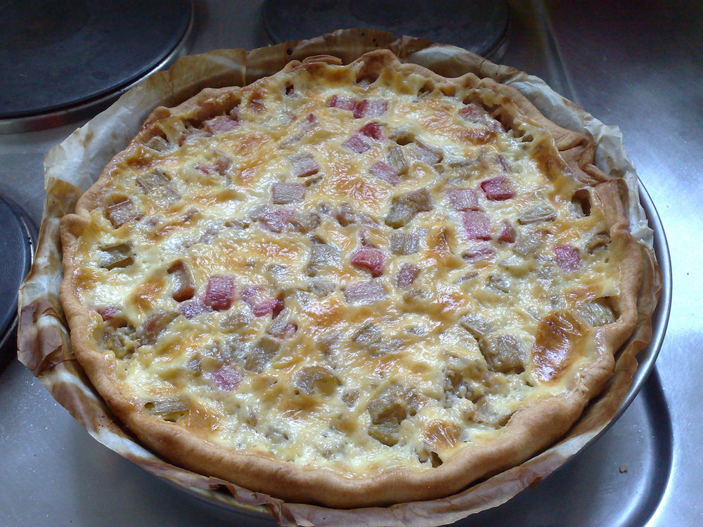 Tarte à la rhubarbe et au fenouil confit