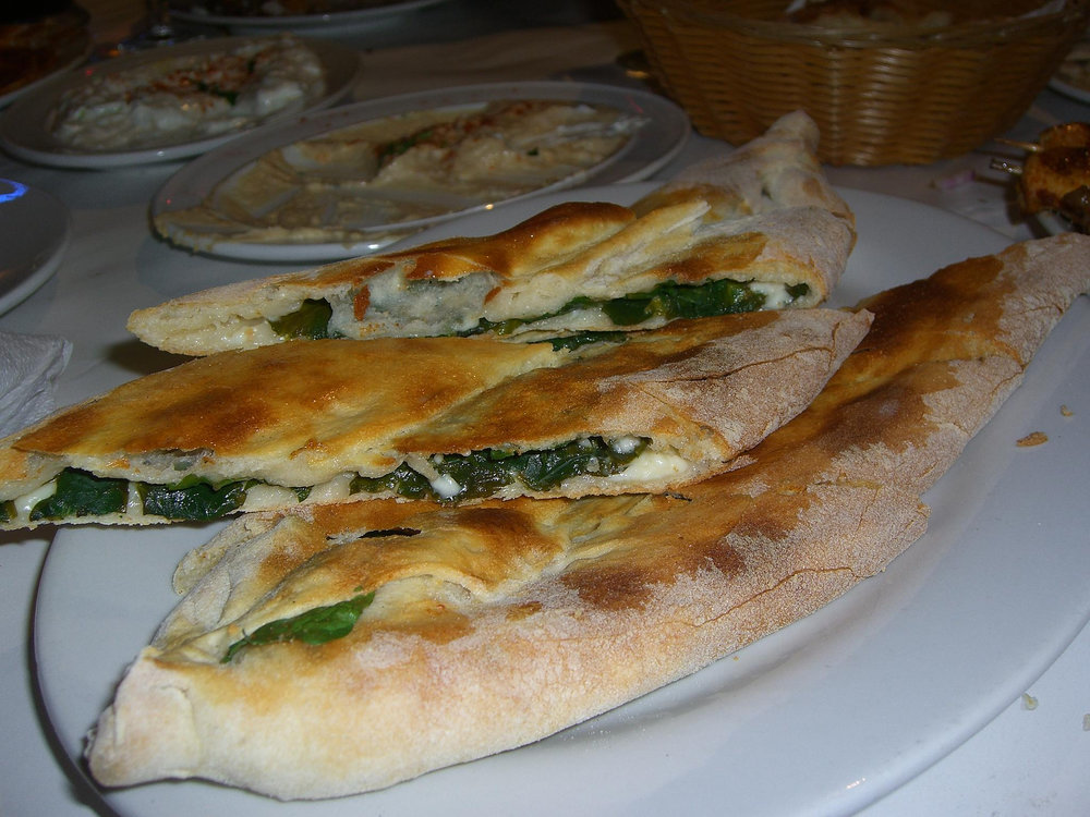Empanada de espinacas con queso ricotta